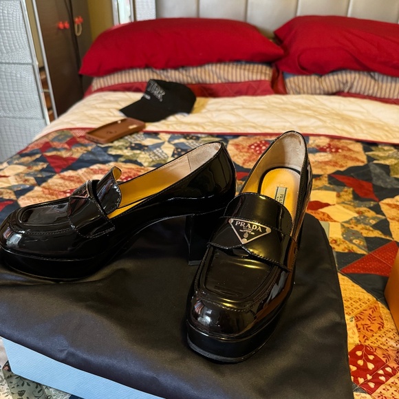 Shoes - Picture 1 of 2